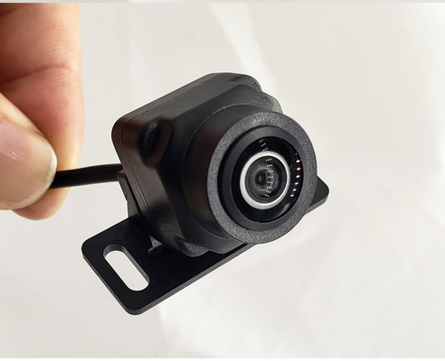 IP68は車9-36V DC力のためのワイヤーで縛られたバックアップ カメラ システムを防水します